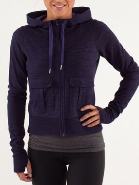 LULULEMON Carry And Go Hoodie
Commuter Denim Dense Purple Womens size 4